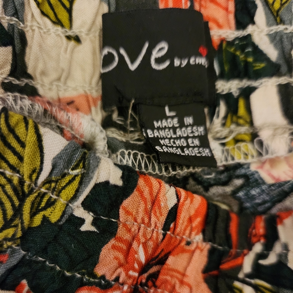 Love by Chesley Floral Shorts - Picture 3 of 5